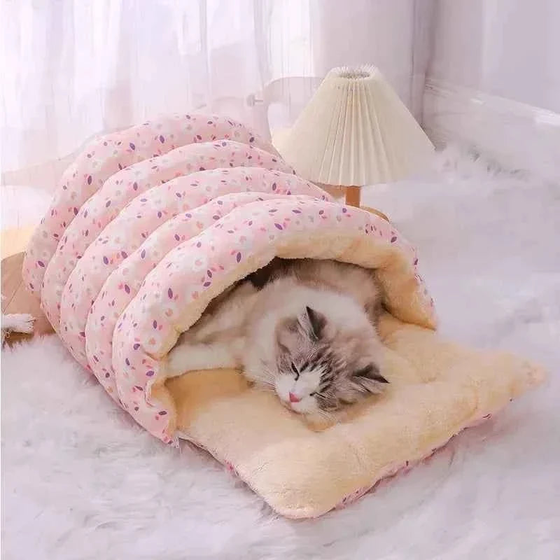 Kawaii Winter Warm Cushion Bed for Cats & Puppies – Soft Breathable Coral Fleece Pet Nest (3 Colors, S–M)