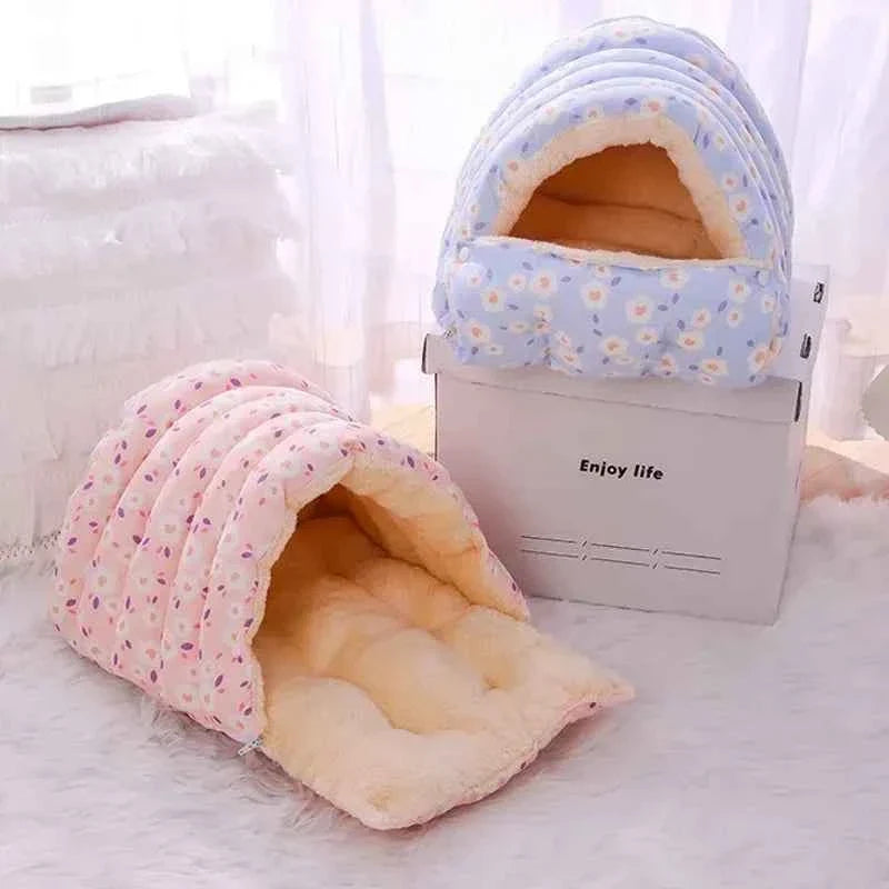 Kawaii Winter Warm Cushion Bed for Cats & Puppies – Soft Breathable Coral Fleece Pet Nest (3 Colors, S–M)